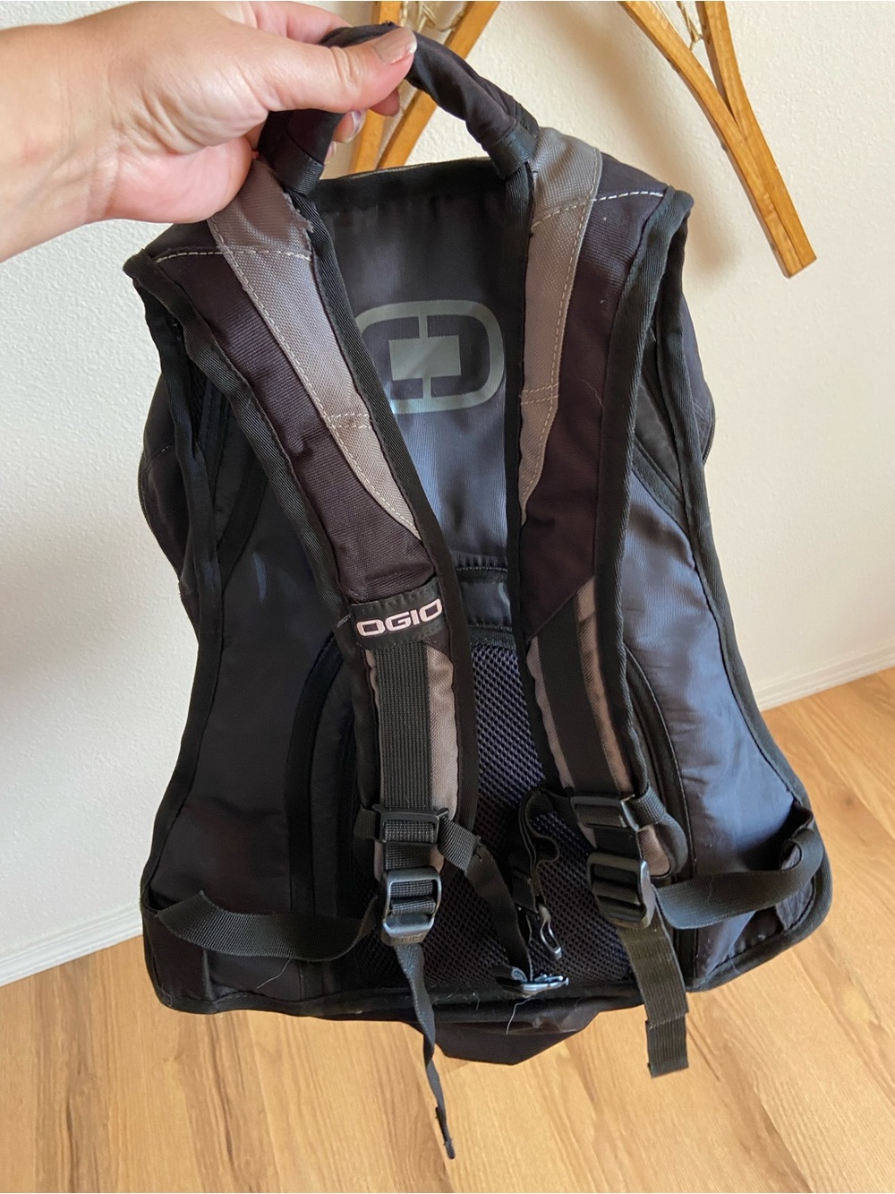 OGIO Black Laptop Backpack - Picture 9 of 11